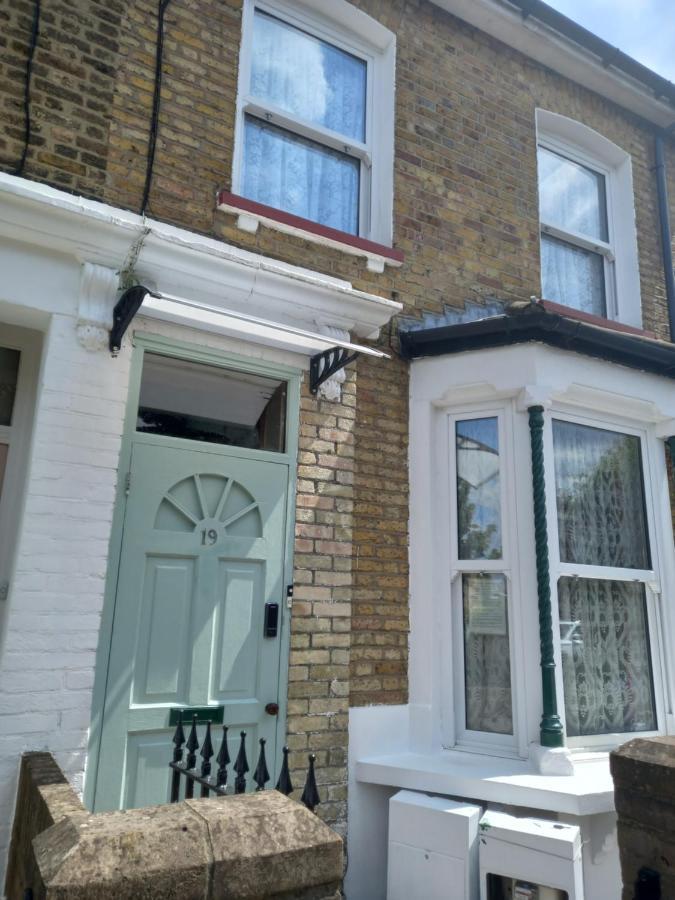 Bubblesbnb- 4 Bedroom House London Eksteriør billede