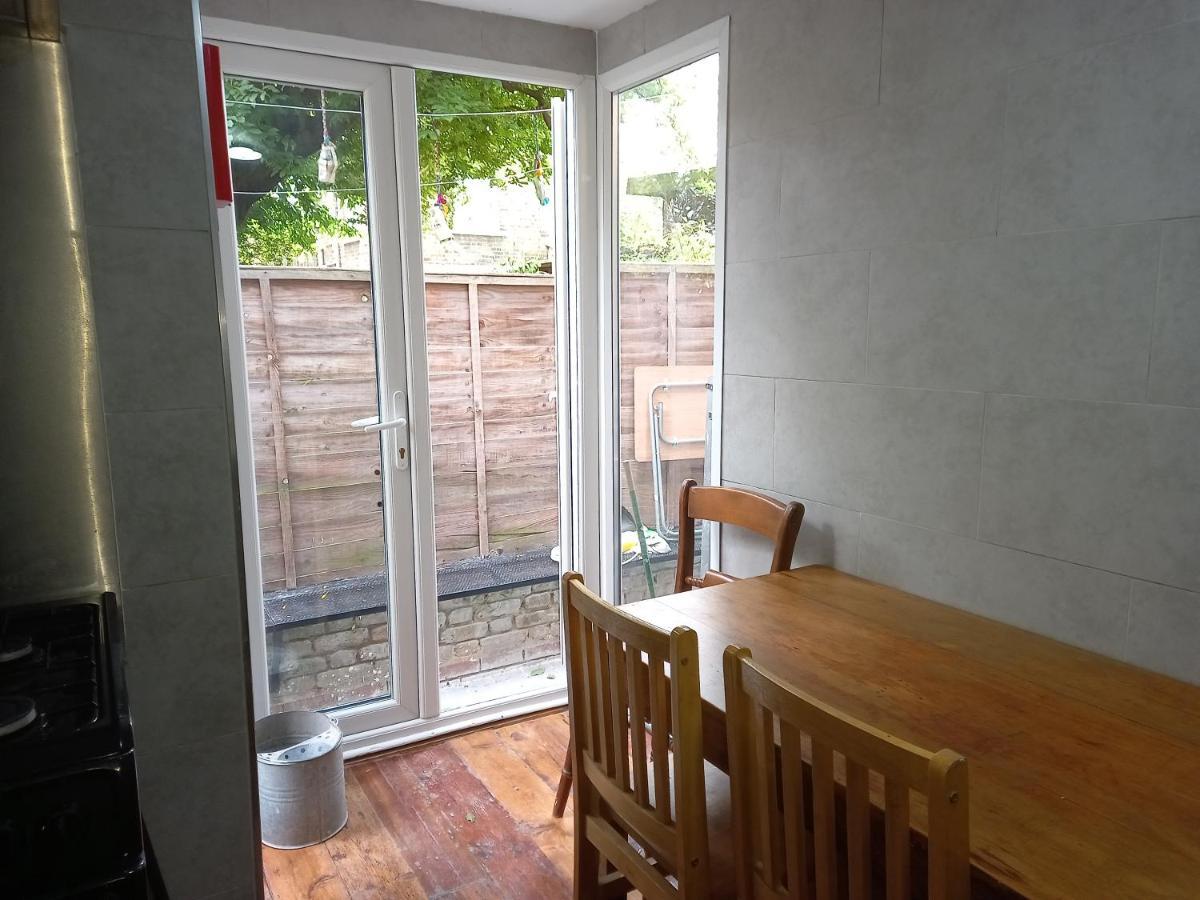 Bubblesbnb- 4 Bedroom House London Eksteriør billede